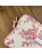 Housse ordinateur Toile de Jouy rouge